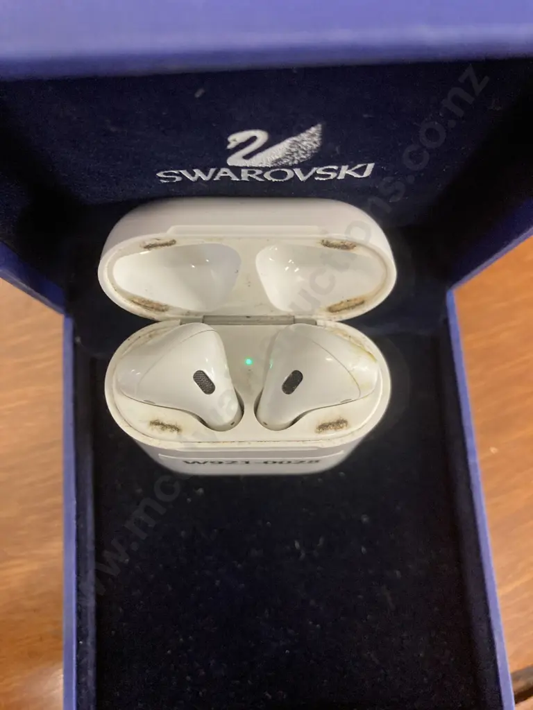 Apple AirPods With Charging Case (Model A1602) Image 1++